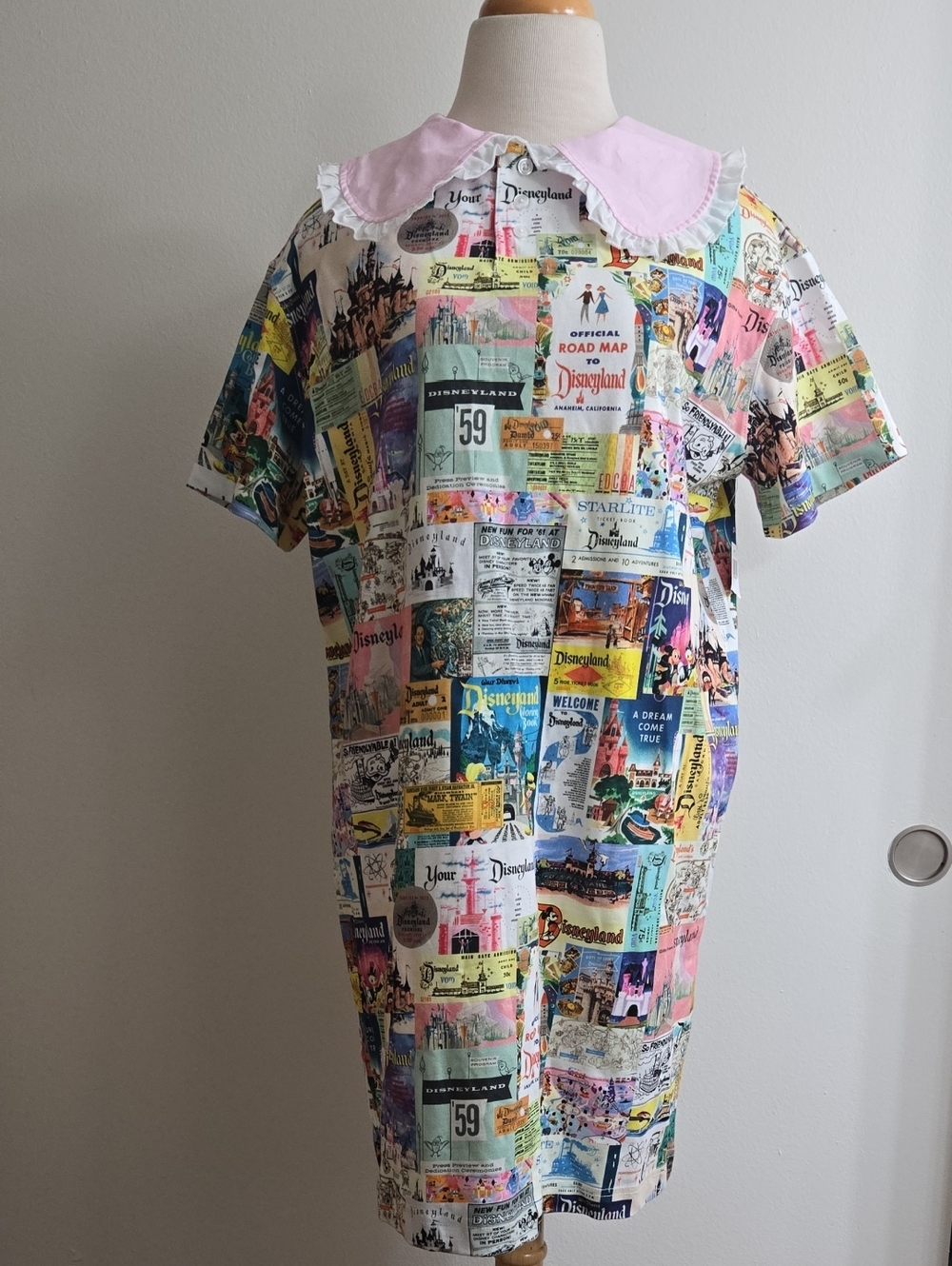 Disney Vintage Postcard Print Midi Dress with Pink Collar/Size Med/NWT